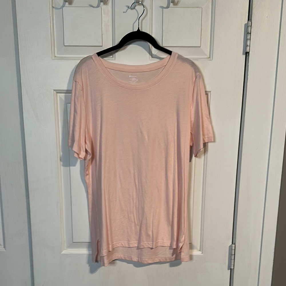 Members Mark Light Pink tee size: large